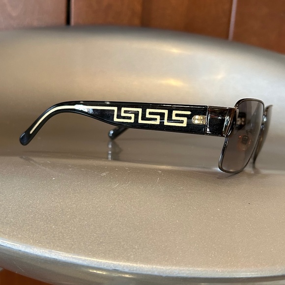 Versace sunglasses unisex main image 8